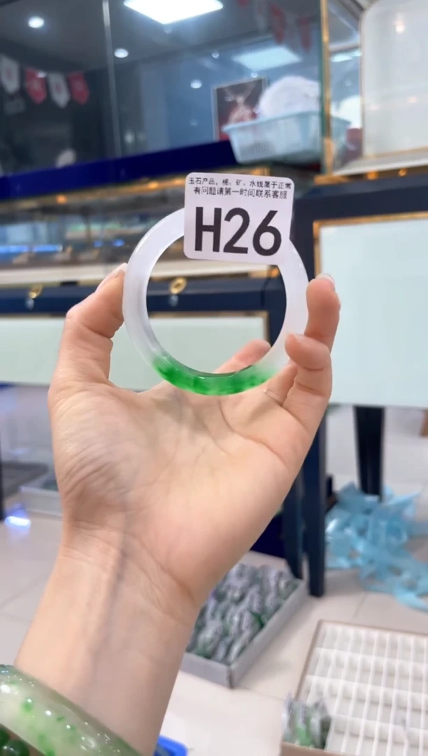 石英质玉手镯未镶嵌H26   56-57圈口可戴