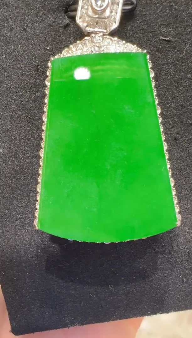 吊坠(不含链)18K金镶嵌翡翠多样性团购发一件