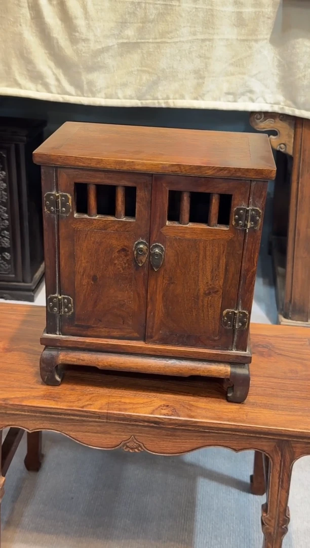 木@****7黄花梨 小柜子