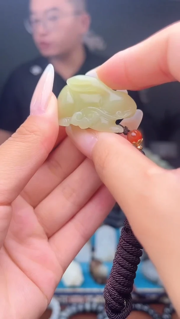 未镶嵌和田玉挂件1
