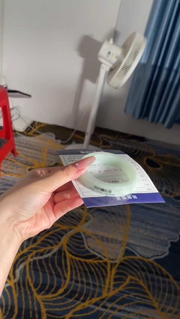 未镶嵌手镯定制翡翠?**。定制手镯DZS/DF1