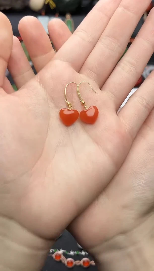 18K金镶嵌耳饰南红玛瑙爱心耳钩06