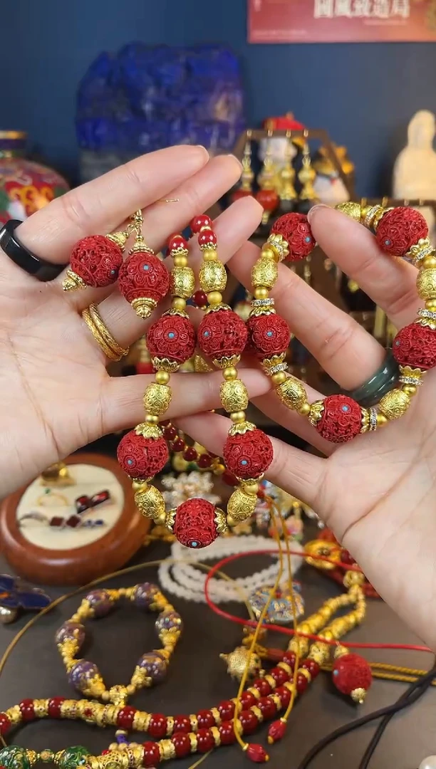 【闪购商品】红红满雕工设计师款耳钩+手串+项链