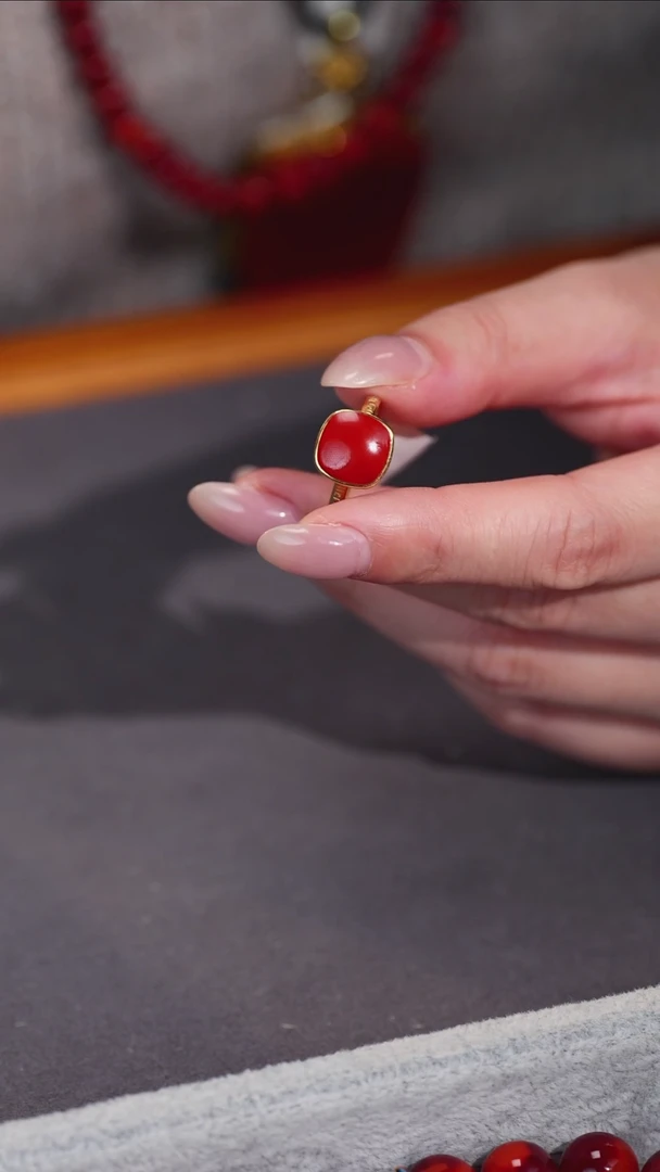 18K金镶嵌南红玛瑙戒指原矿J-2-3