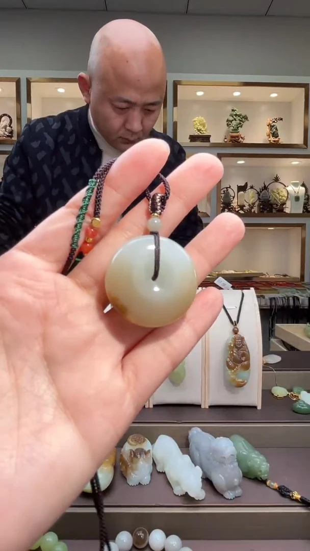 颈饰未镶嵌和田玉苏