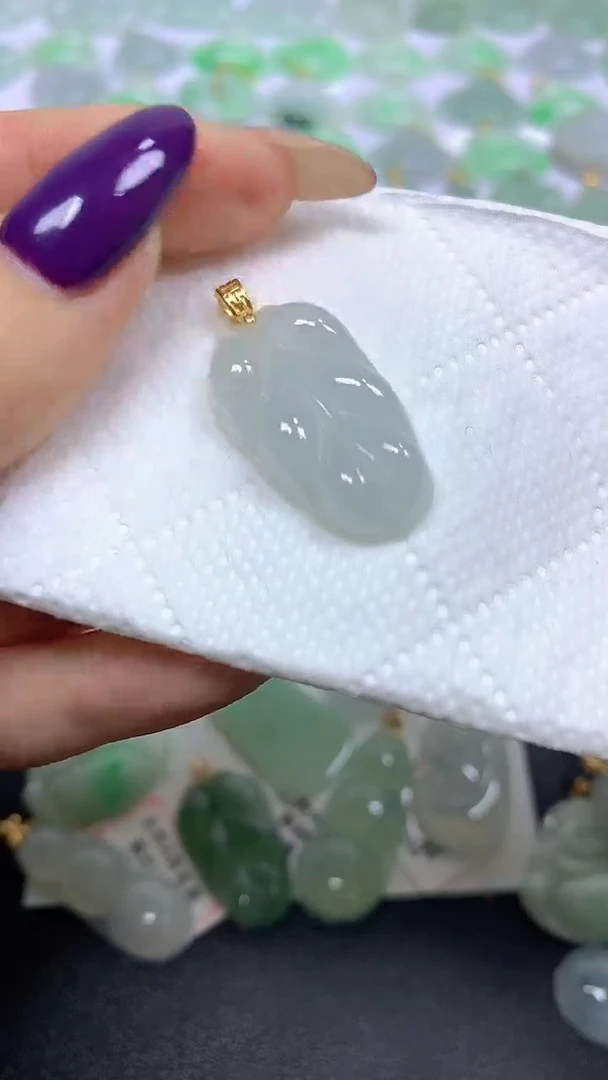 颈饰未镶嵌翡翠