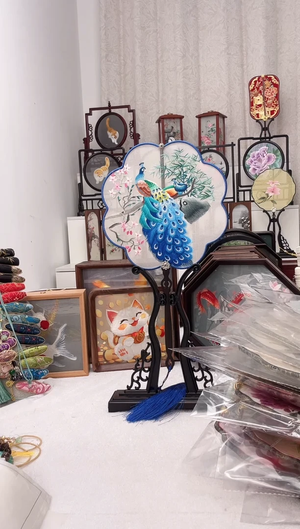 扇子苏绣作品手工团扇