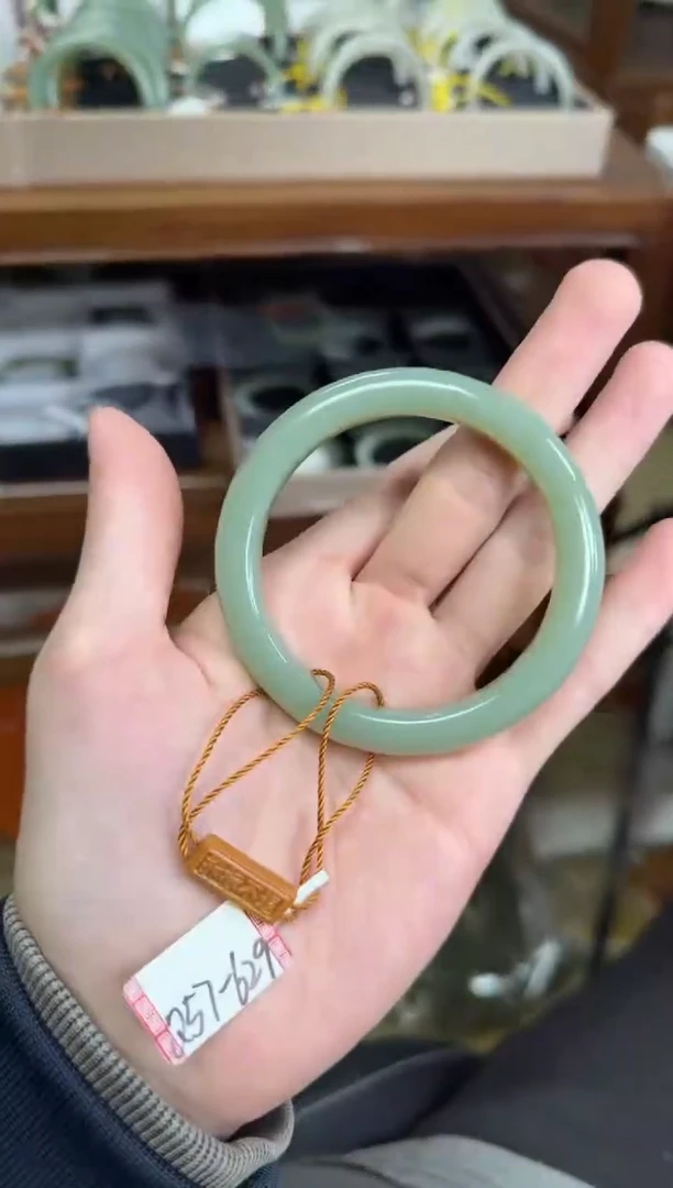 未镶嵌手镯和田玉57