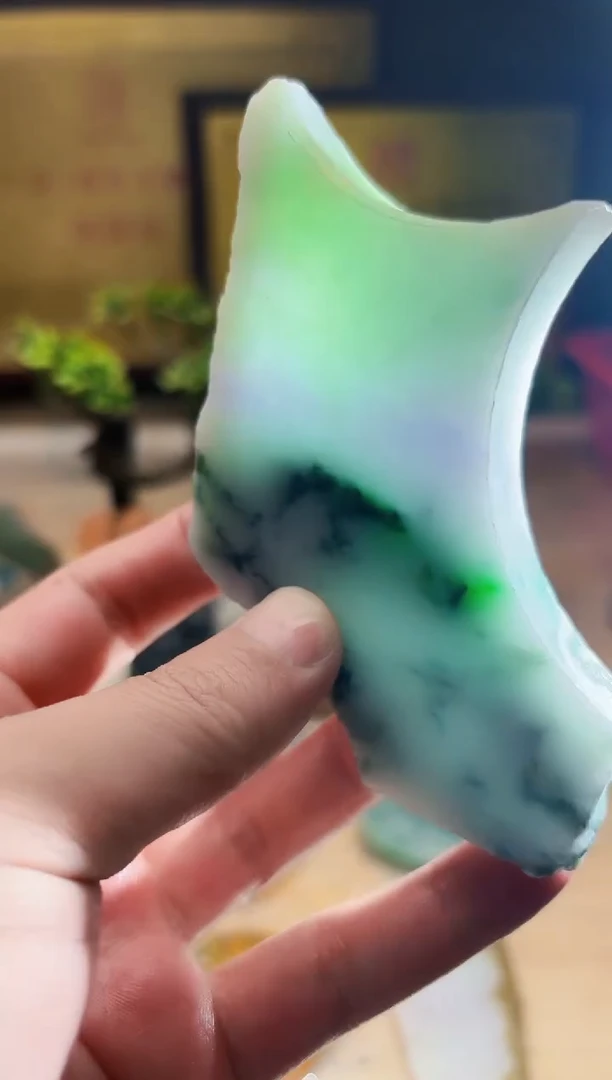 翡翠挂件未镶嵌A货张麦A054