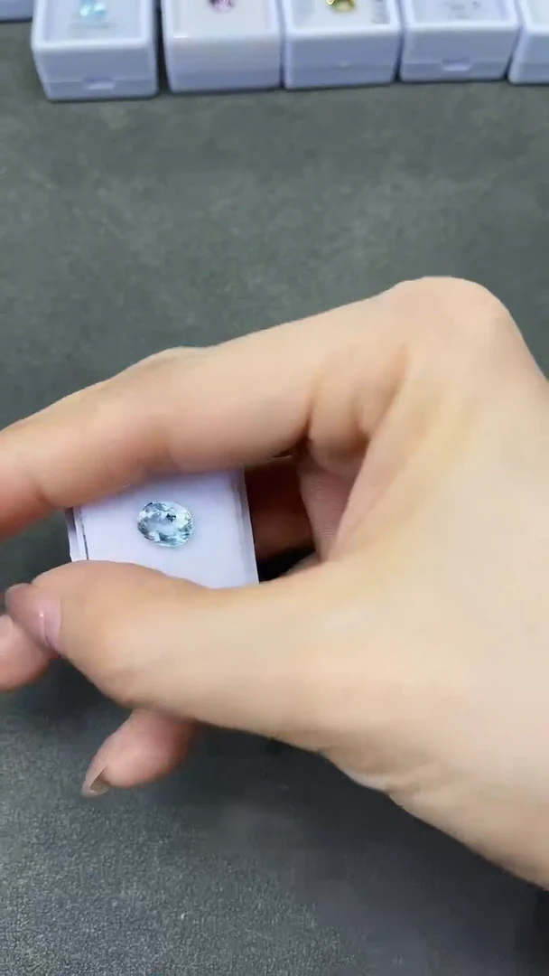 海蓝宝石笔搁未镶嵌裸石1.1ct