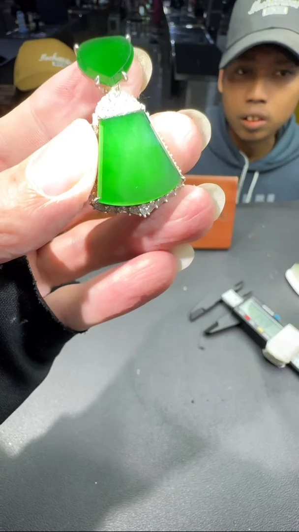 吊坠(赠链)未镶嵌翡翠1054517713