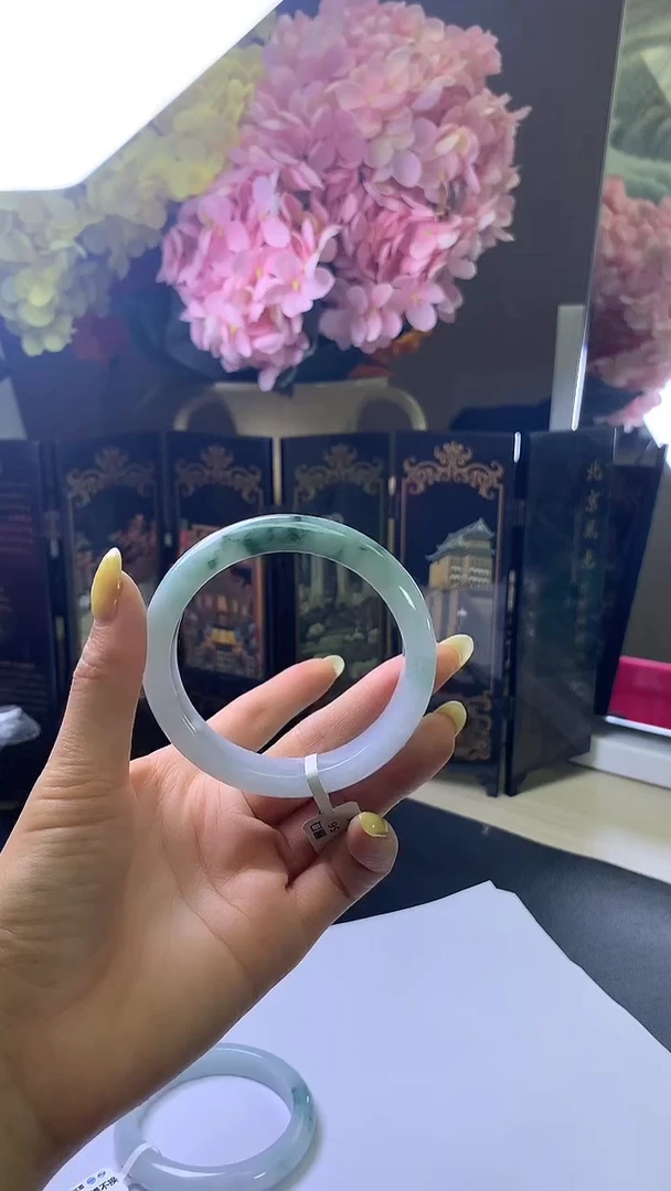 翡翠手镯未镶嵌光感半飘花缅甸天然A货翡翠手镯
