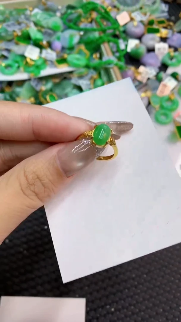 颈饰未镶嵌翡翠1