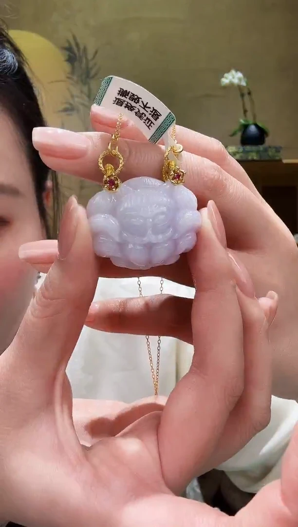 颈饰未镶嵌翡翠吊坠