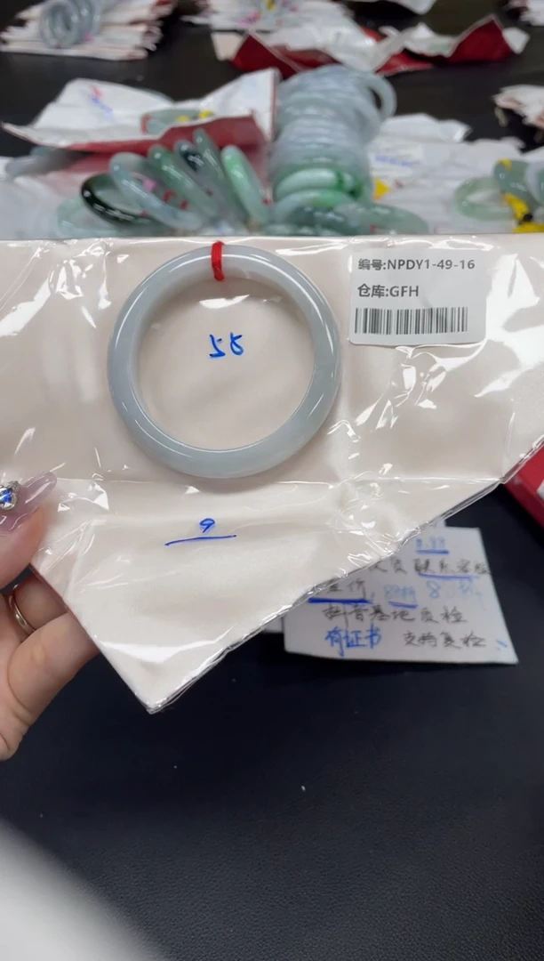 未镶嵌手镯翡翠翡翠手镯