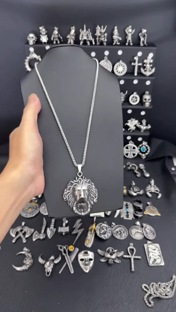 钛钢树脂狮子吊坠搭配龙骨项链60CM长