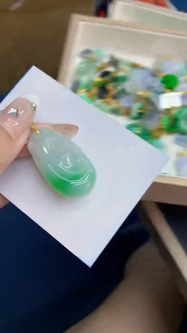 翡翠18K金镶嵌吊坠(不含链)1