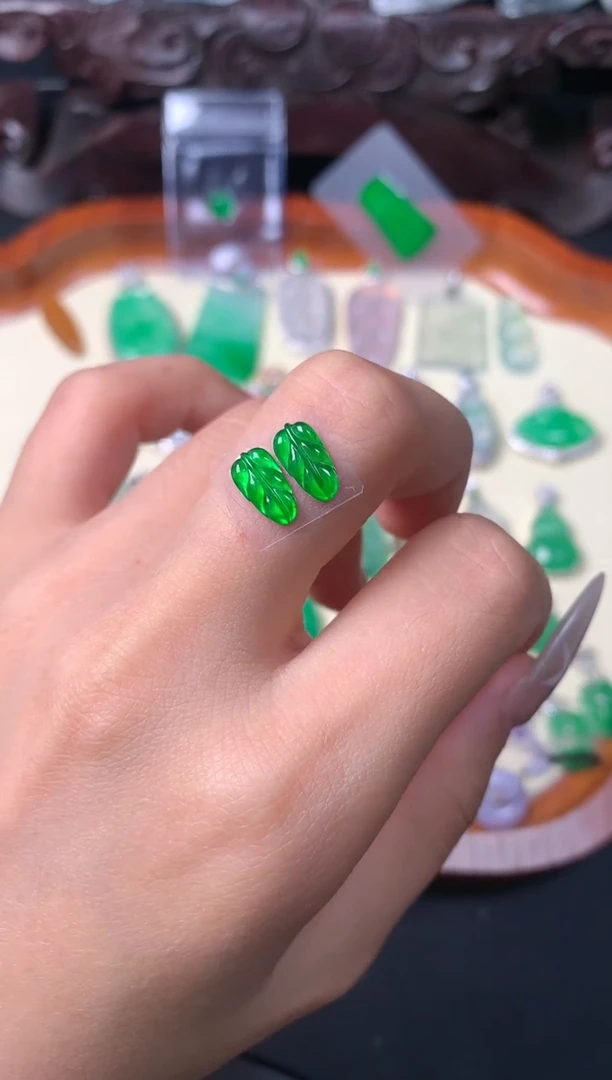 定制翡翠未镶嵌裸石（定制镶嵌）