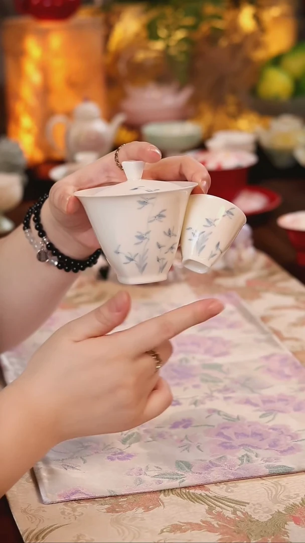青花玉兰盖碗+杯 哈哈哈