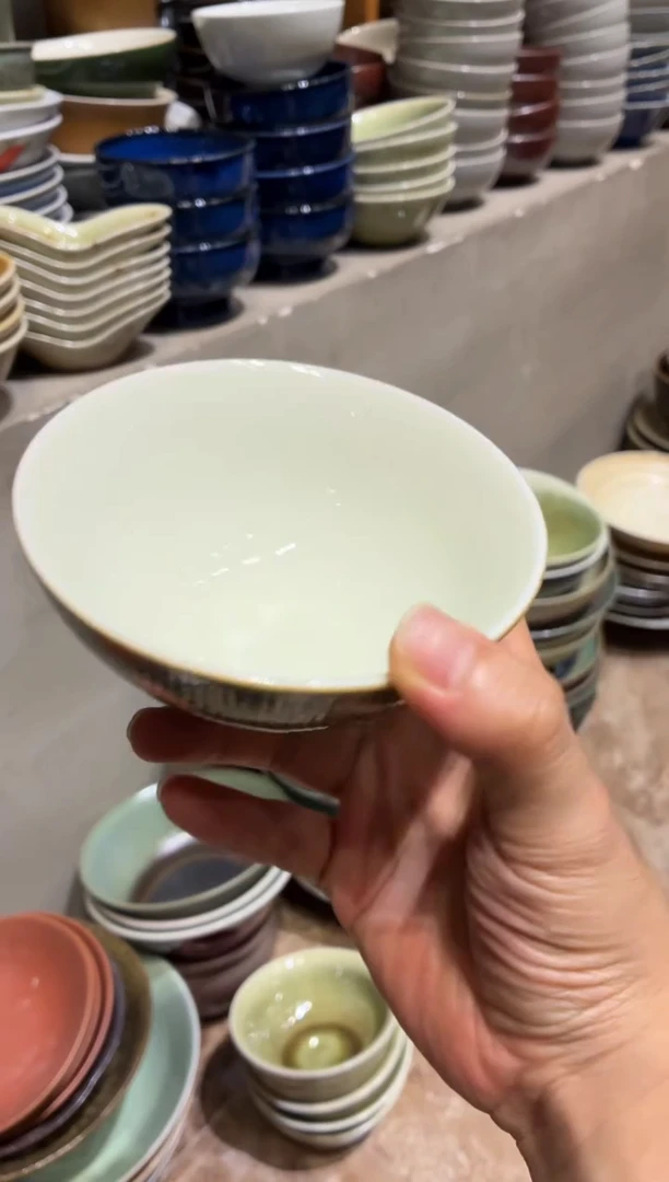 瓷片豆**记490外绿内白小碗1个