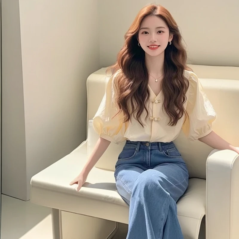 新中式杏色短袖衬衫女2025新款夏季轻奢高级感气质泡泡袖盘扣上衣