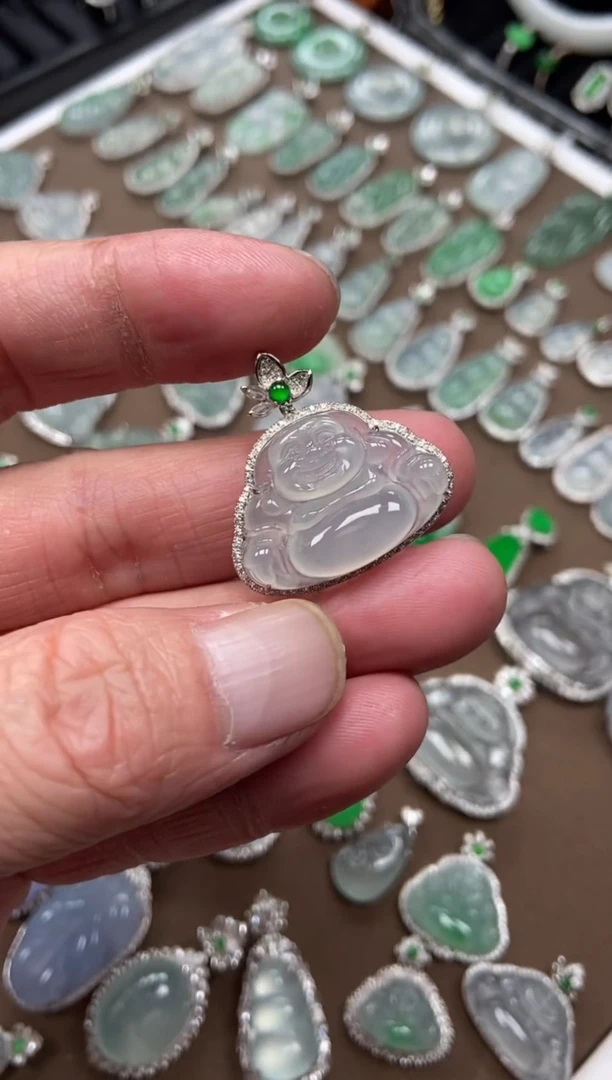 【闪购商品】翡翠吊坠(不含链)18K金镶嵌佛公