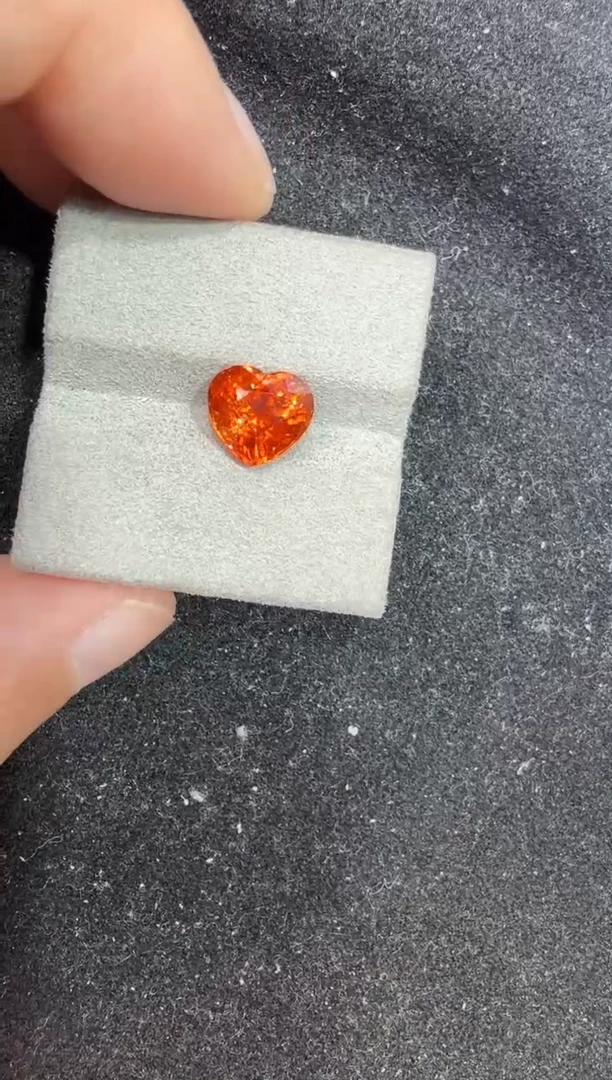 未镶嵌定制定制石榴石天然芬达3.59克拉