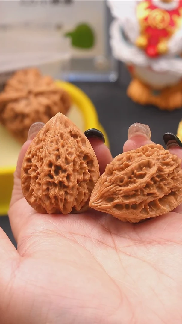 【闪购商品】文玩核桃吊坠34十三陵鸡心