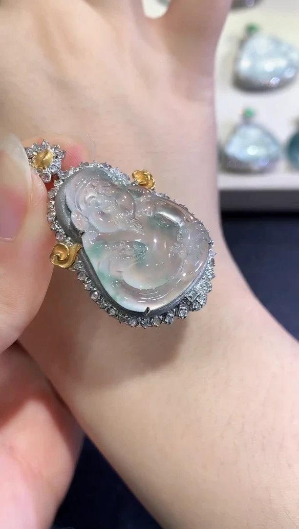 【闪购商品】翡翠颈饰18K金镶嵌B163