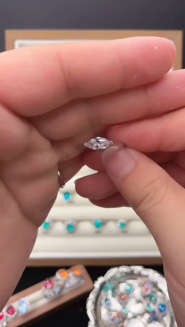 银S925镶嵌戒指绿柱石（摩根石）111111