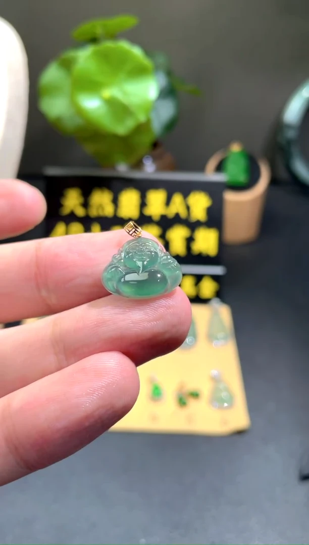 颈饰18K金镶嵌翡翠翡翠A货