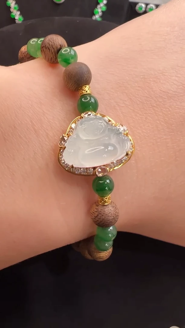 18K金镶嵌手链翡翠玻璃种白冰设计款手链