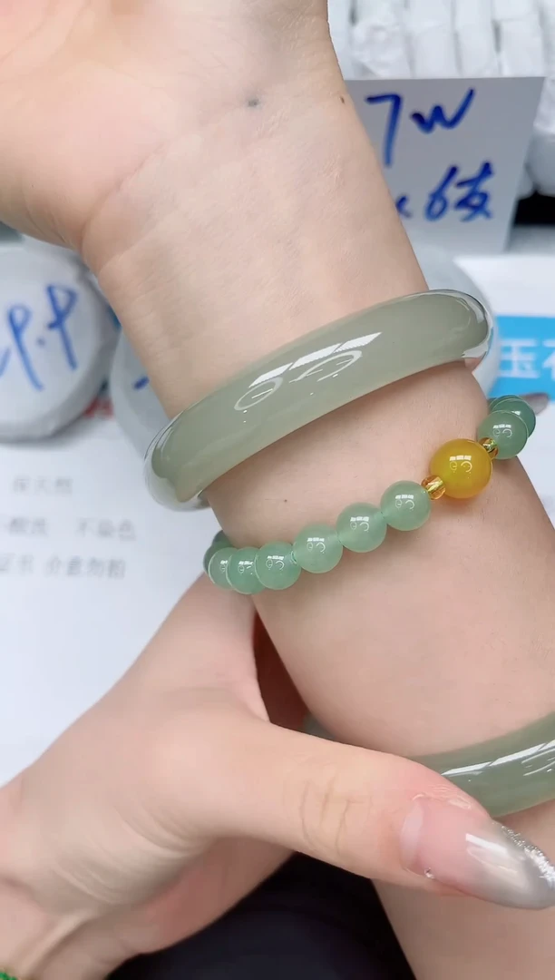 未镶嵌手镯石英质玉235-59