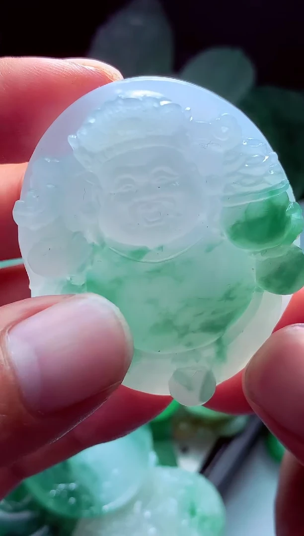 未镶嵌定制翡翠胡**?翡翠毛货定制