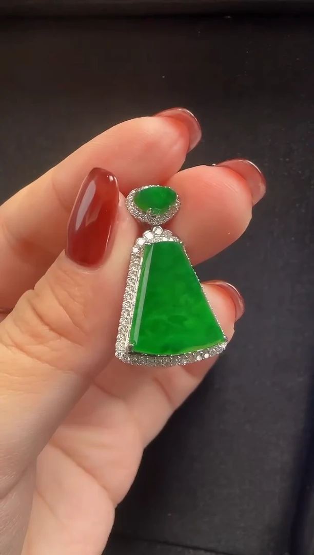 颈饰18K金镶嵌翡翠028无事牌一个