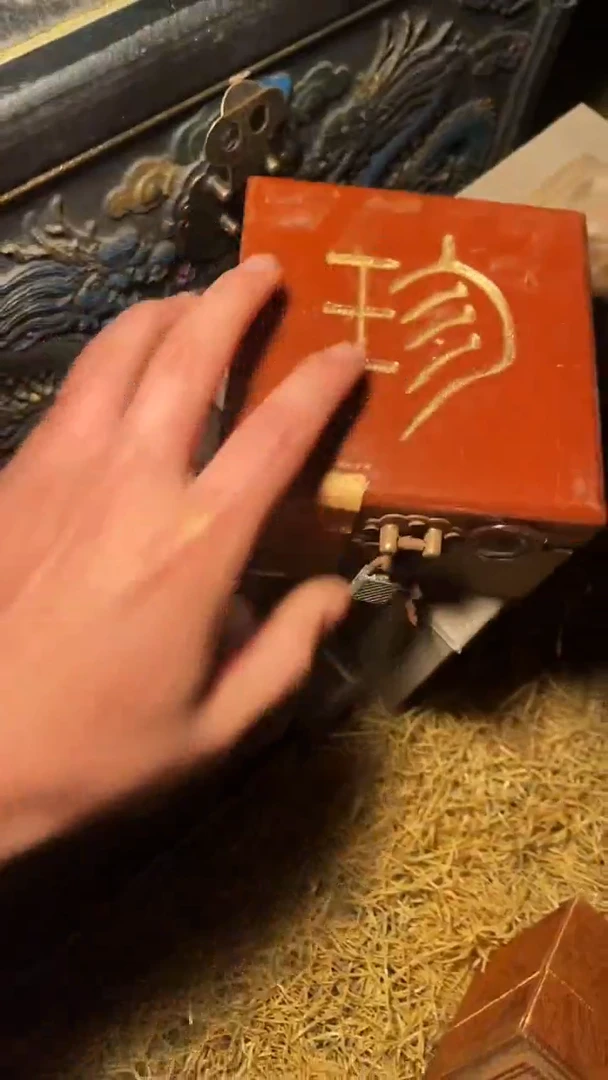 木摆件精美开红色珍盒单个链接
