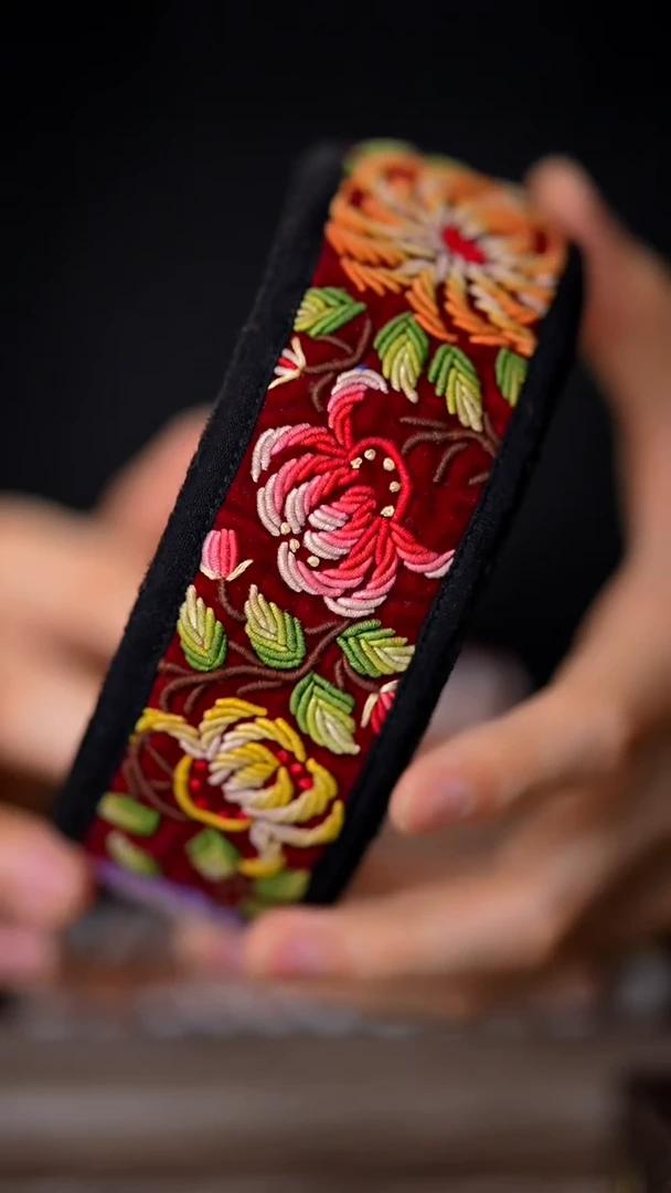 刺绣黔东南苗族刺绣A326