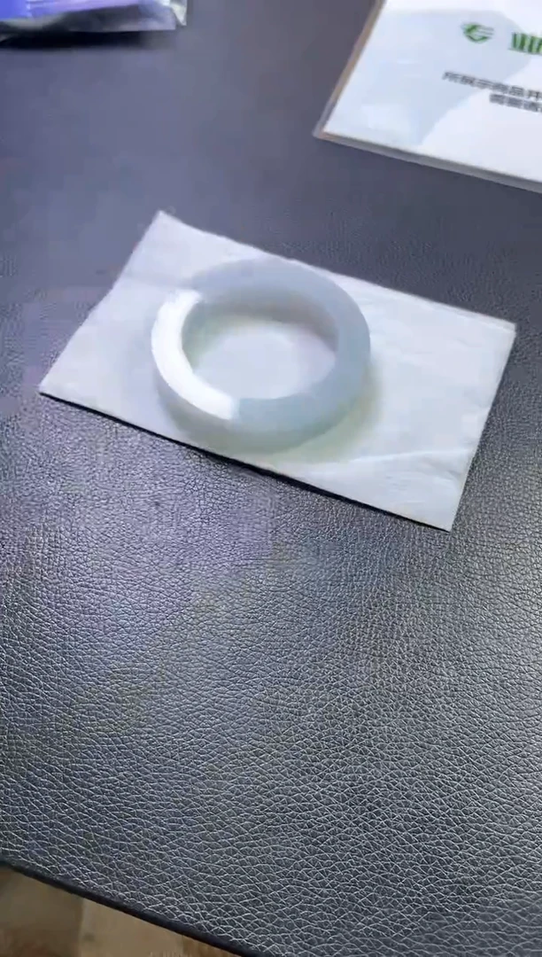 未镶嵌手镯定制翡翠燕*手镯