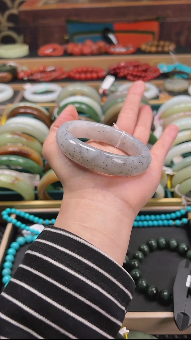 未镶嵌手镯和田玉青花57+