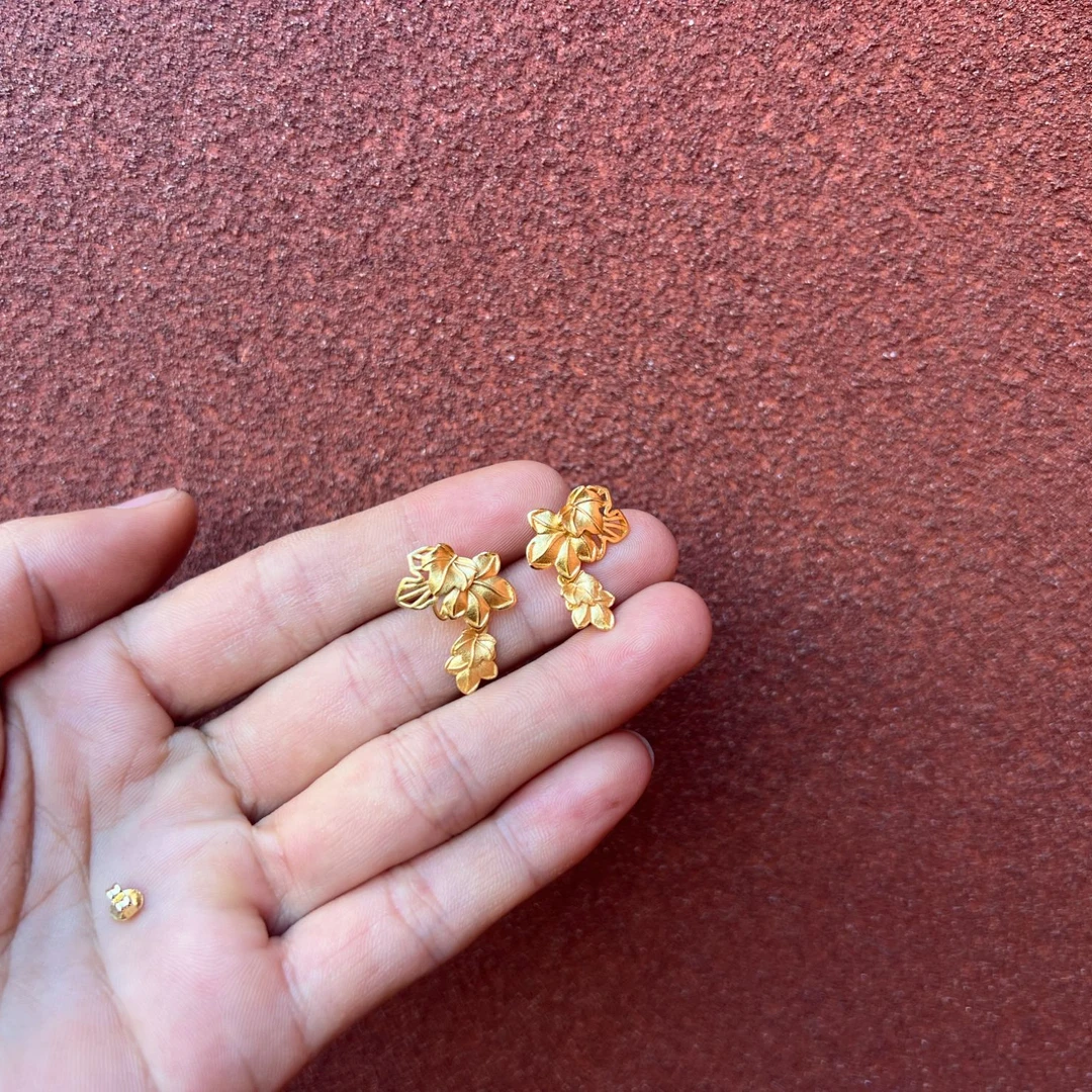 A376-云上精工梧桐叶相连耳钉