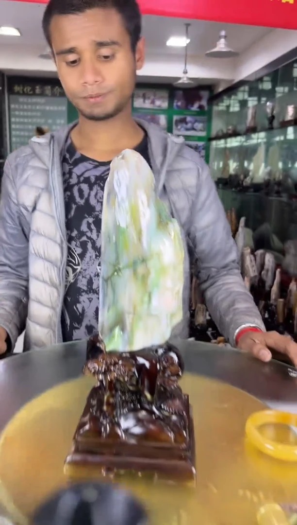 缅甸天然树化玉摆件