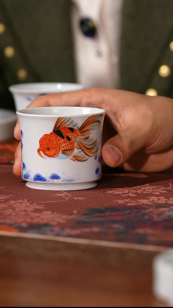 瓷姑娘-小桥窑金鱼题材