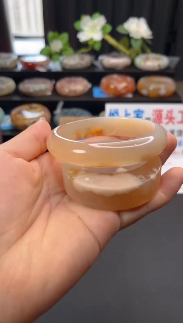 未镶嵌手镯石英质玉赠送镯心（60圈口）