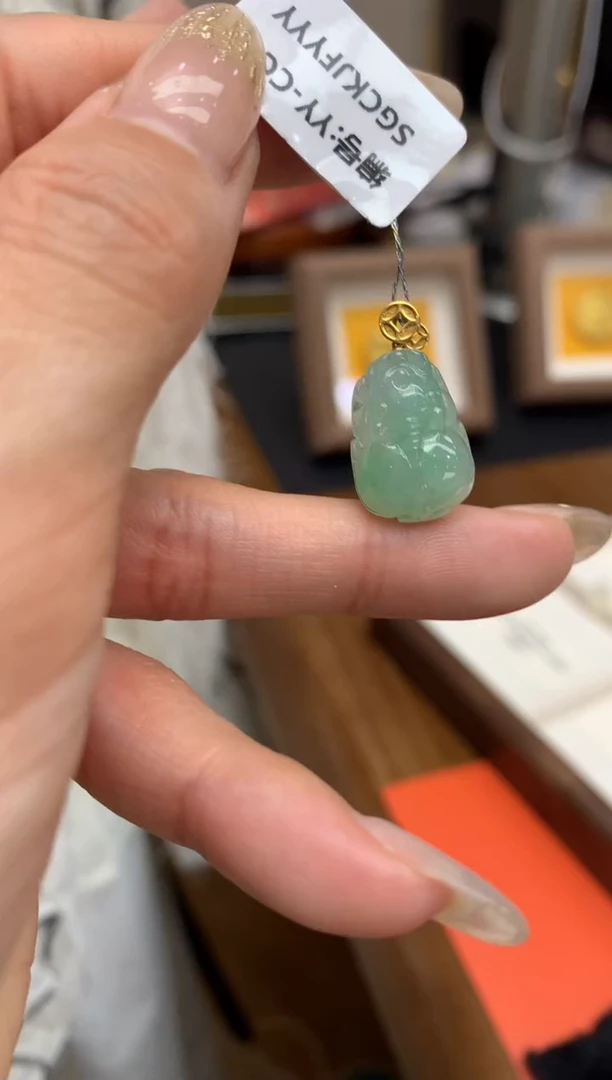 【闪购商品】翡翠颈饰18K金镶嵌貔貅