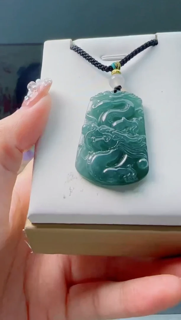 【闪购商品】翡翠颈饰未镶嵌小龙多样性随机一件发货