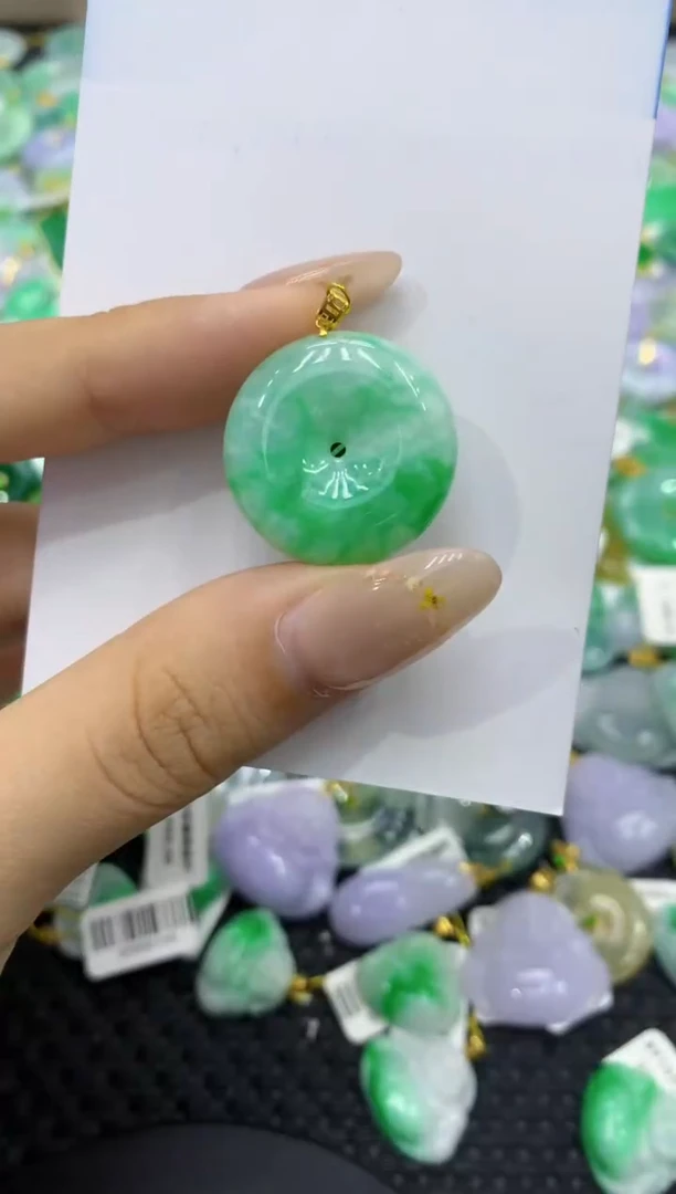 颈饰18K金镶嵌翡翠天然缅甸翡翠A货