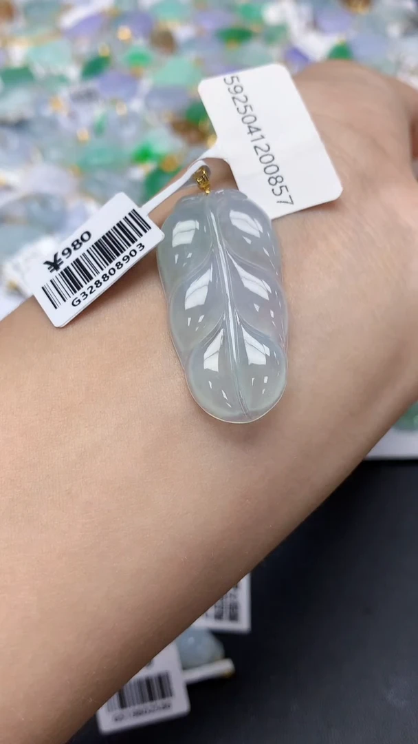 翡翠18K金镶嵌颈饰天然a货翡翠