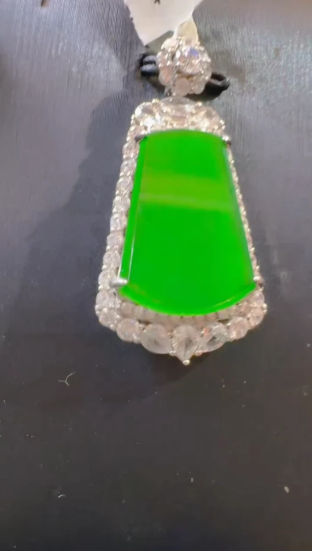 吊坠(赠链)银S925镶嵌翡翠天然A货翡翠