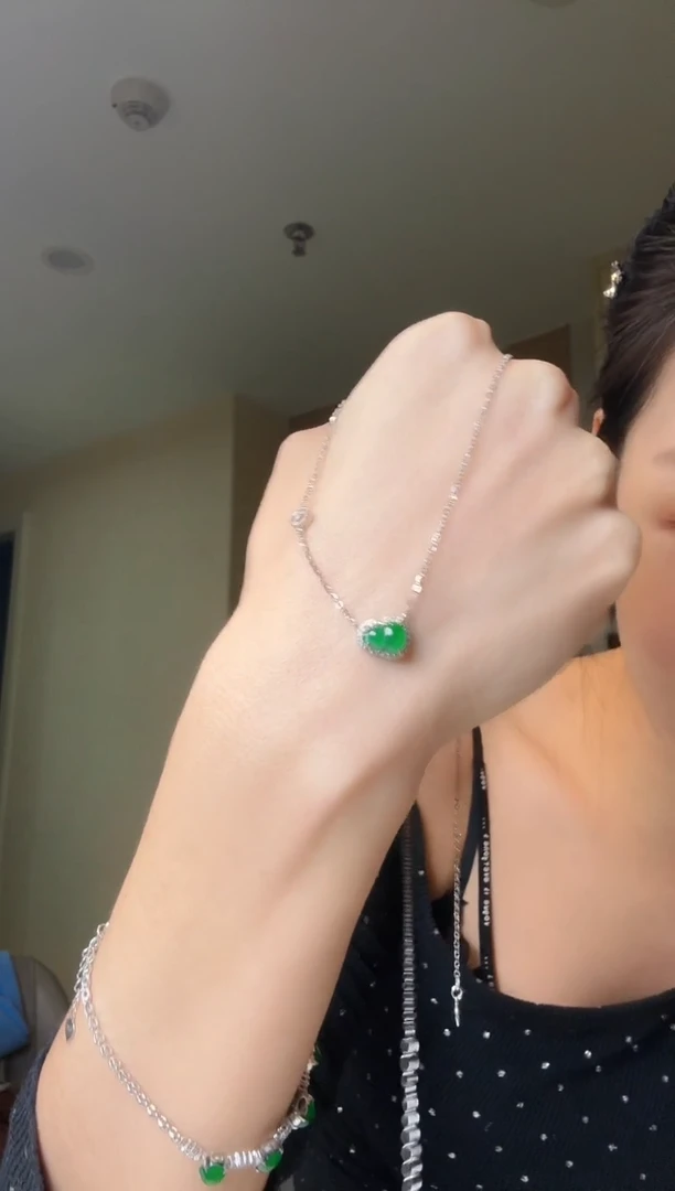 翡翠银S925镶嵌套链天然翡翠吊坠