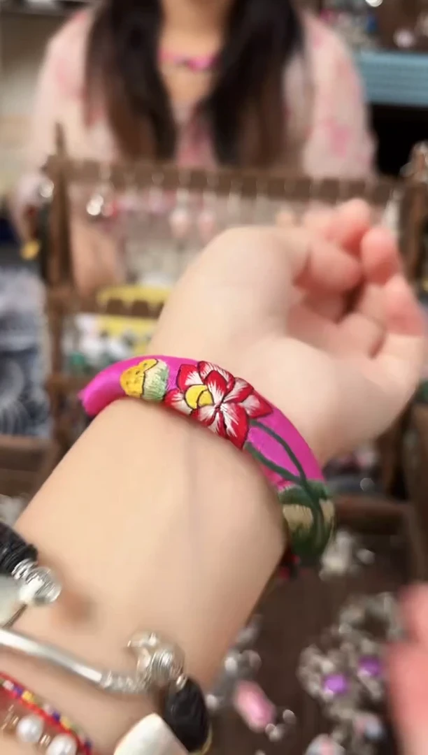 织绣民族风非遗老绣饰品626